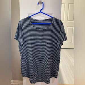 Lulu Lemon short sleeve, curved hem, size 12 top